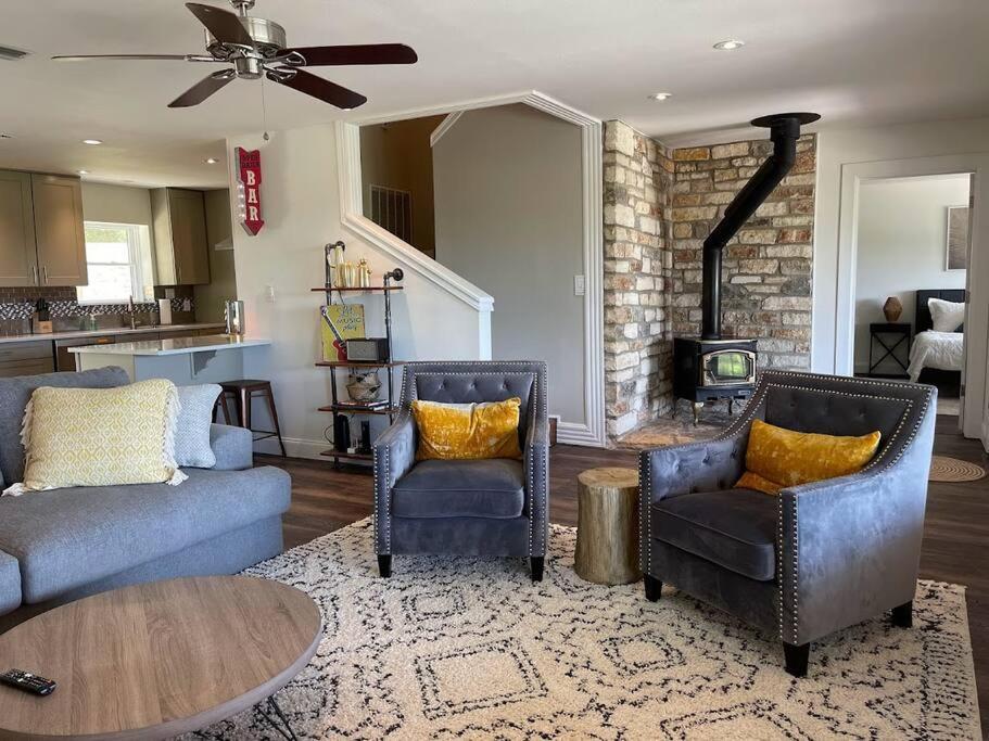 Lakeview Bungalow-Access To Lake, Pool, Gym, &Park Lago Vista 외부 사진