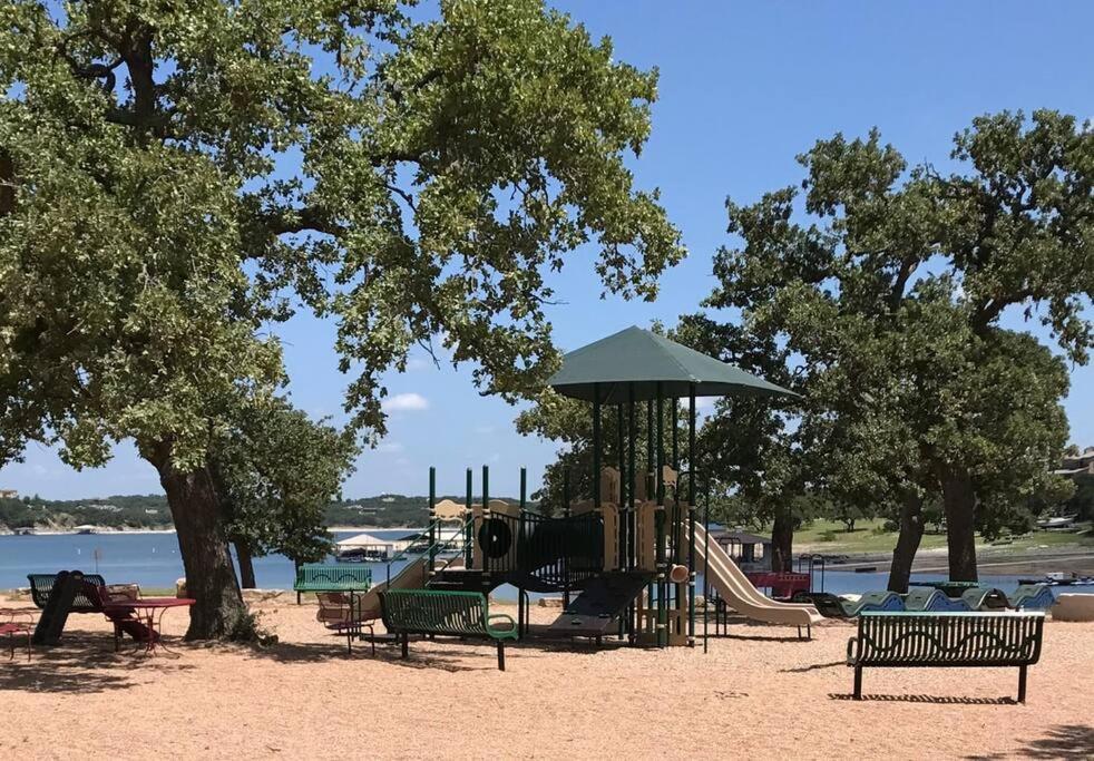 Lakeview Bungalow-Access To Lake, Pool, Gym, &Park Lago Vista 외부 사진
