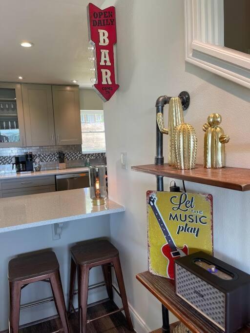 Lakeview Bungalow-Access To Lake, Pool, Gym, &Park Lago Vista 외부 사진